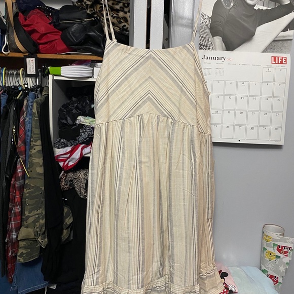 Dresses & Skirts - Dress